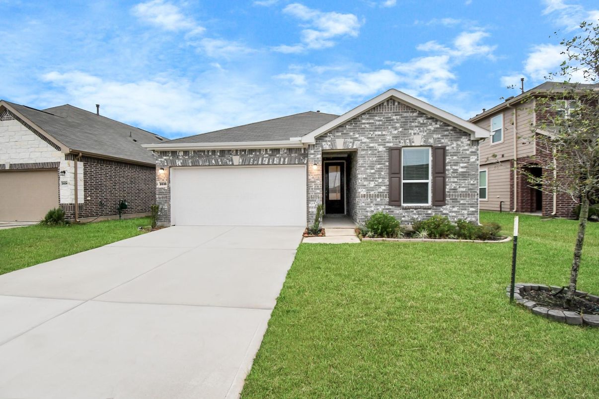 Attached, Backyard, Exterior, Facade, Brick Facade, Brick Traditional