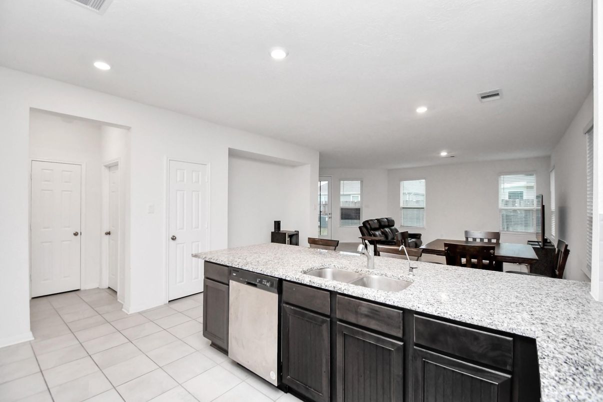 Dining room, Interior, Kitchen, Recessed Lighting