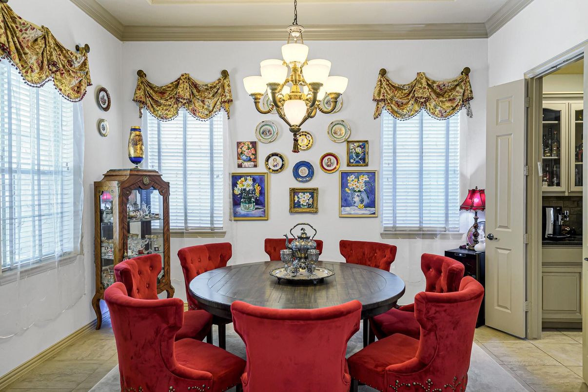 Chandelier, Dining room, Interior