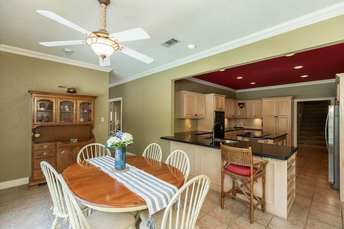 Dining room, Interior, Kitchen, Recessed Lighting