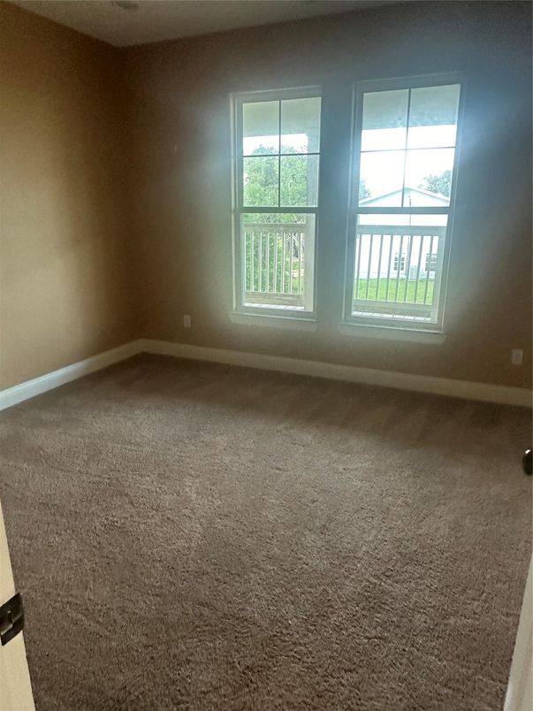 Empty room, Interior