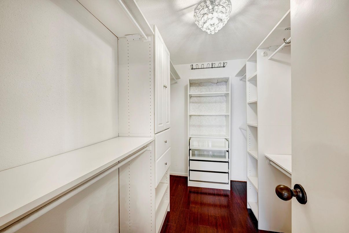 Interior, Walk-in Closets, Wood Texture Flooring