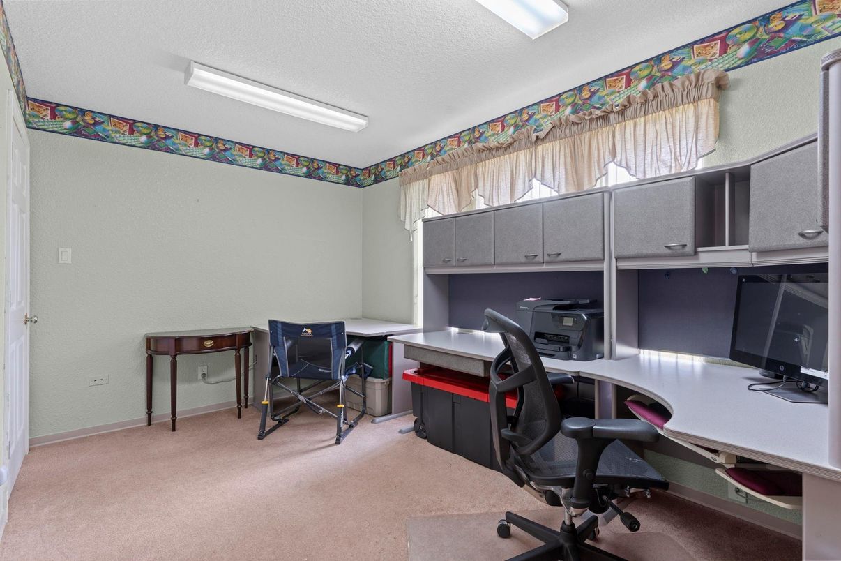 Home Office, Interior