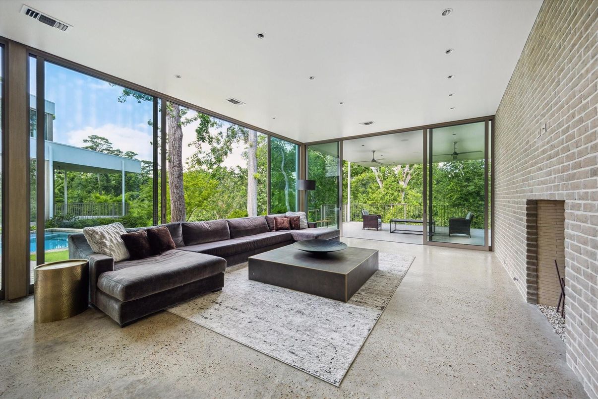 Interior, Living room, Recessed Lighting, Stone Walls, Sun Room