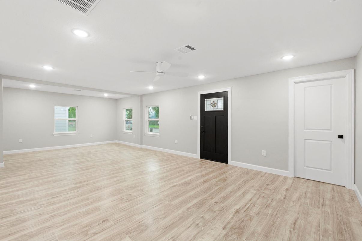Empty room, Interior, Recessed Lighting, Wood Texture Flooring