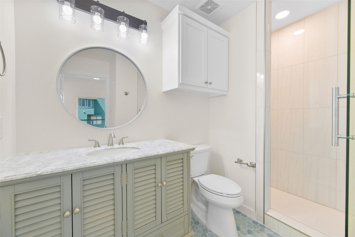Bathroom, Interior, Recessed Lighting