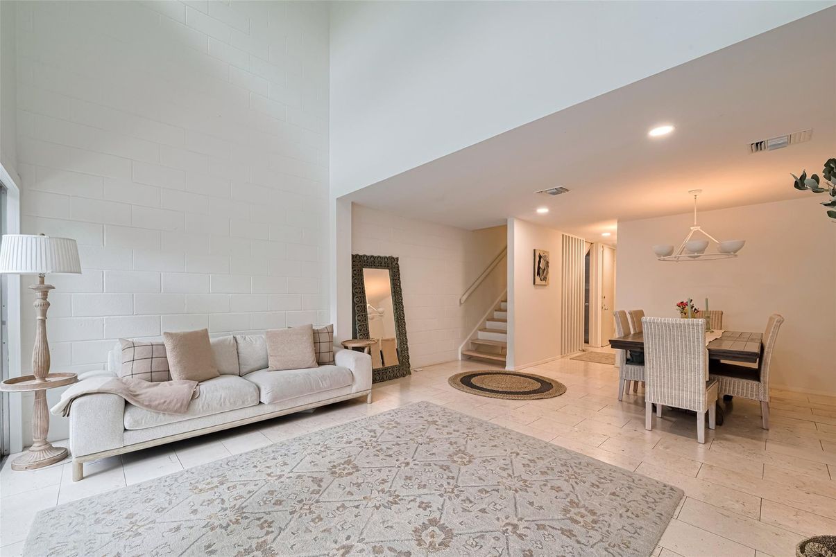 Dining room, Interior, Pendant Lights, Recessed Lighting