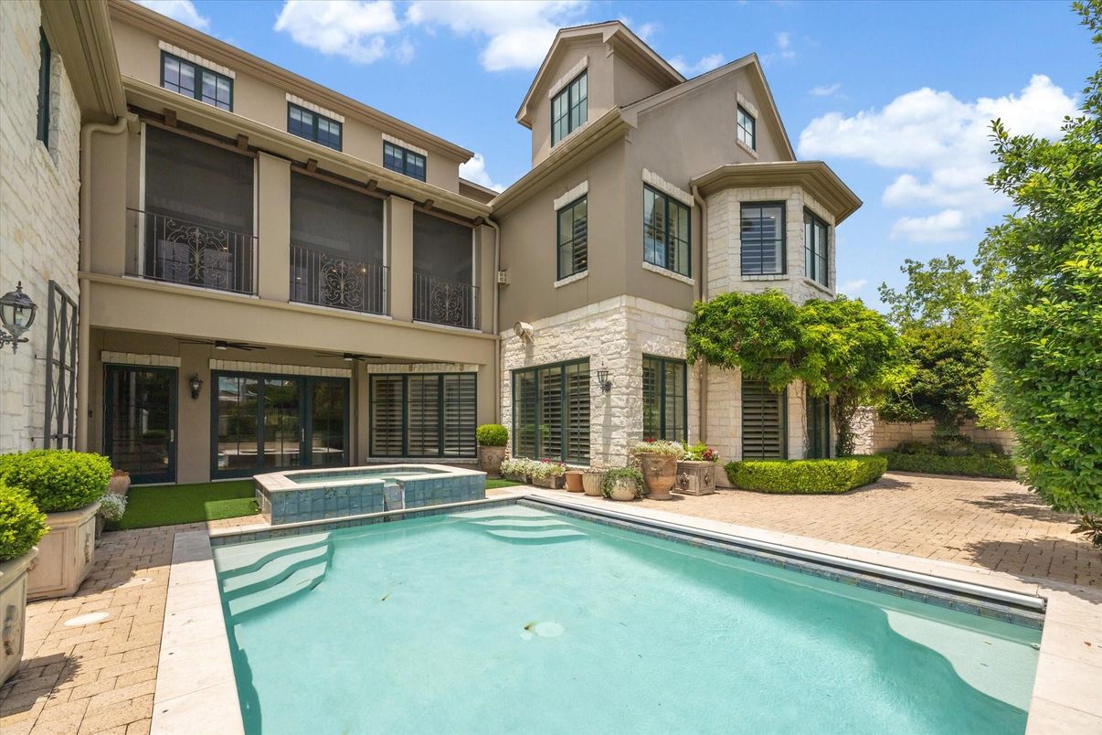 Exterior, Pool