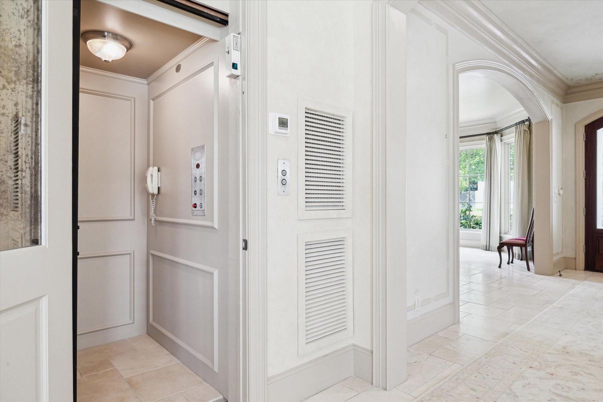 Elevator, Interior