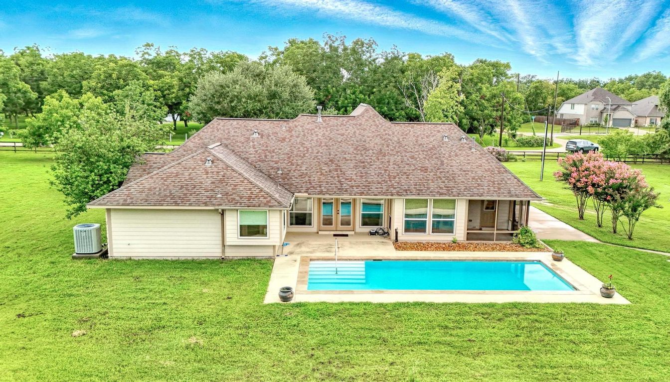 Backyard, Exterior, Pool