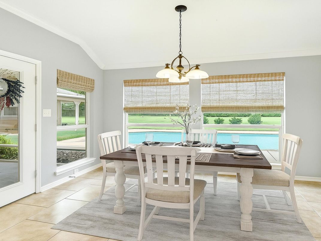 Chandelier, Dining room, Interior, Pendant Lights