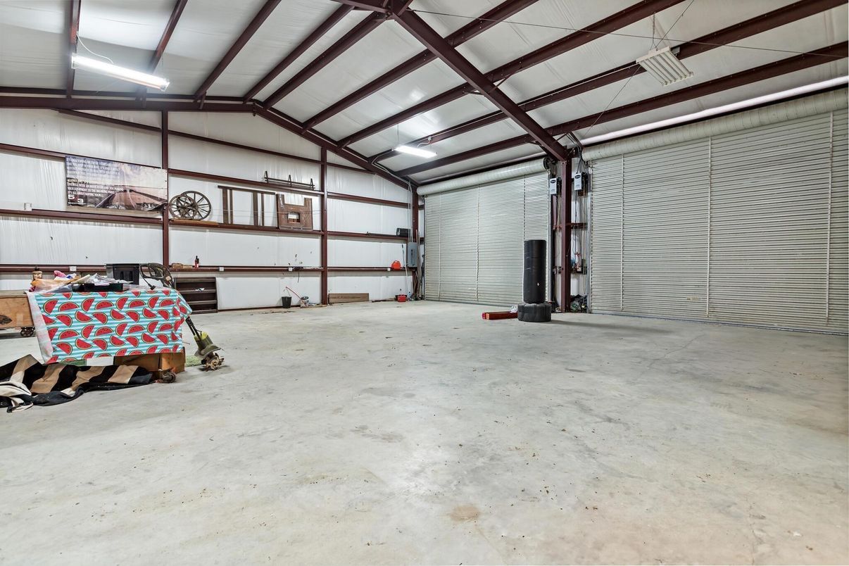 Garage, Interior