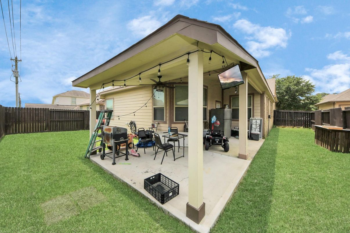 Backyard, Exterior