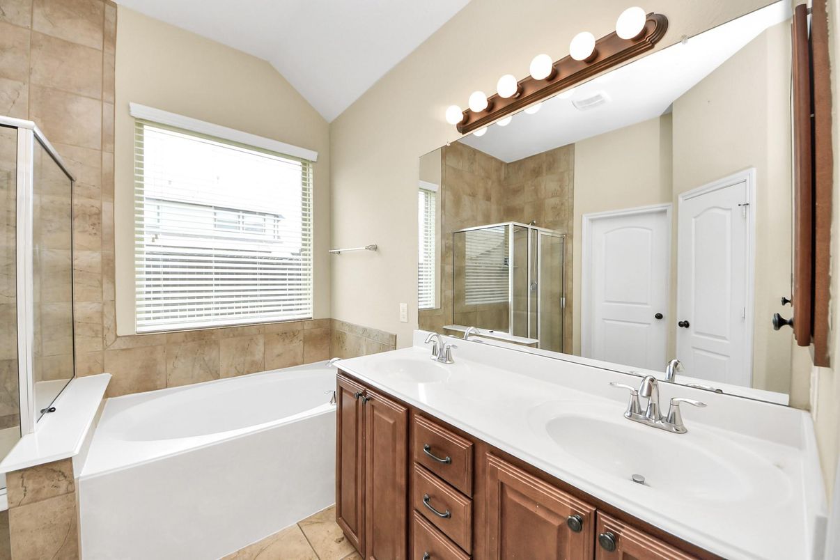 Bathroom, Dual Sink Vanities, Interior