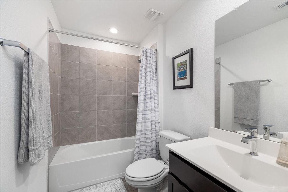 Bathroom, Interior, Recessed Lighting
