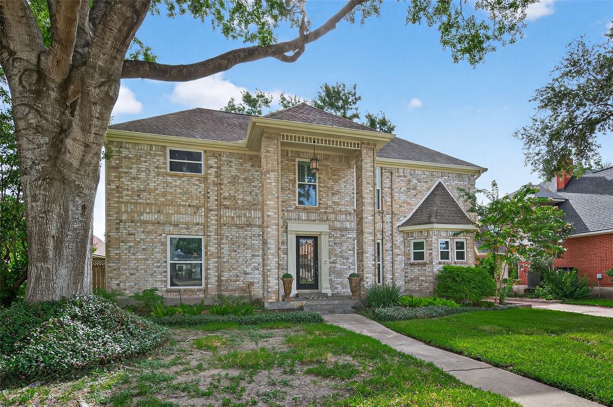 Exterior, Facade, Brick Facade, French Provincial