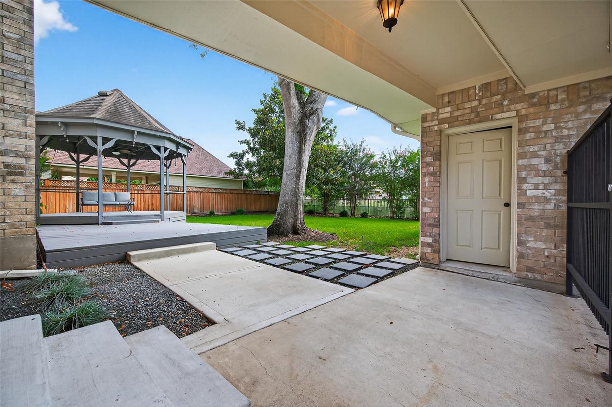 Backyard, Exterior