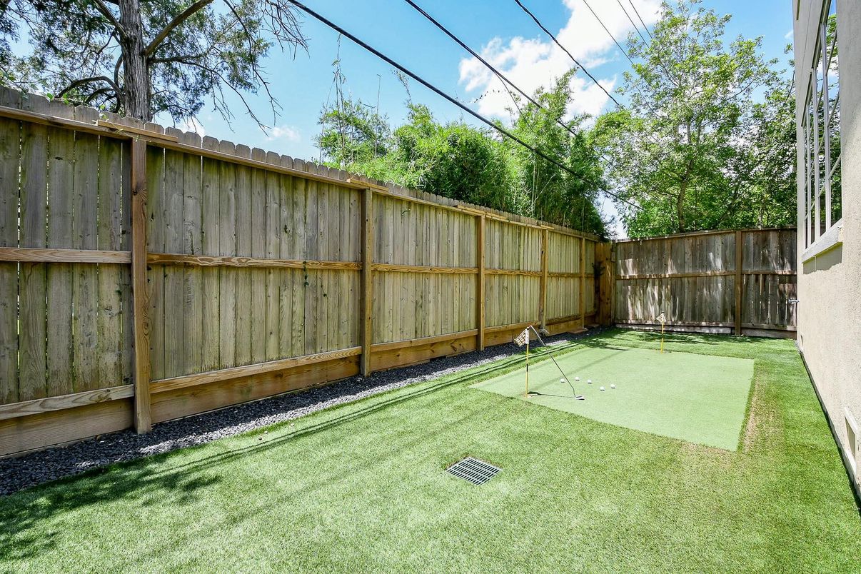Backyard, Exterior