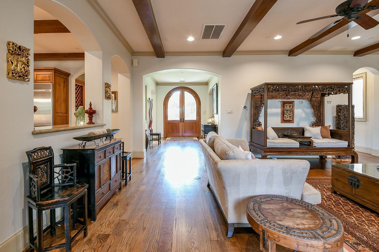 Interior, Living room, Recessed Lighting, Wooden Beams, Wood Texture Flooring