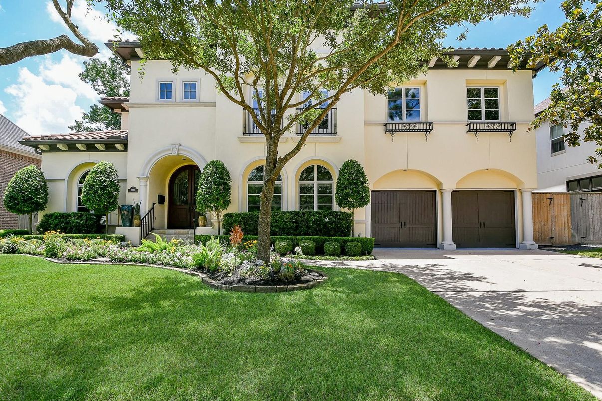 Attached, Backyard, Exterior, Facade, Mediterranean
