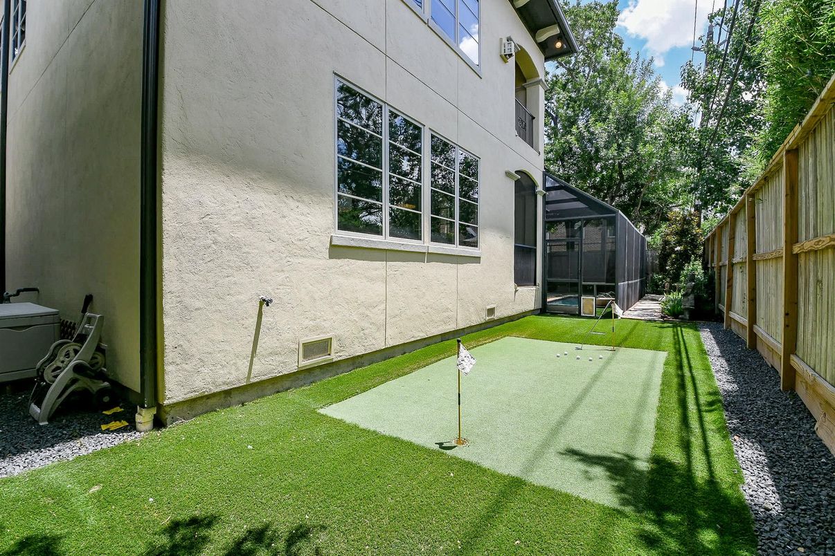 Backyard, Exterior