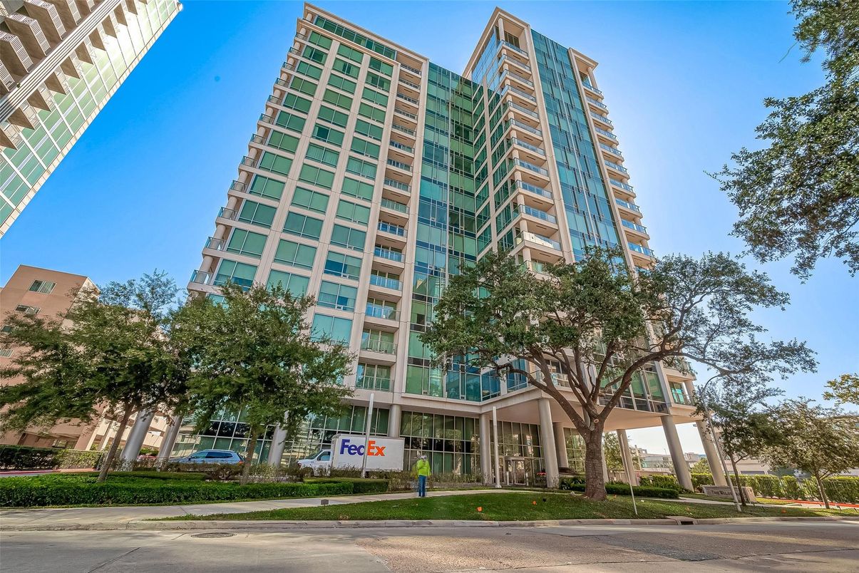 Exterior, Facade, Condo Building