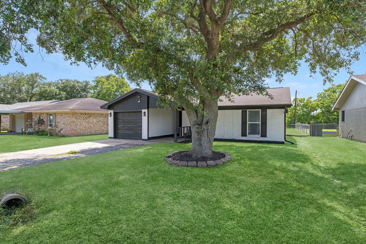Backyard, Detached Garage, Exterior