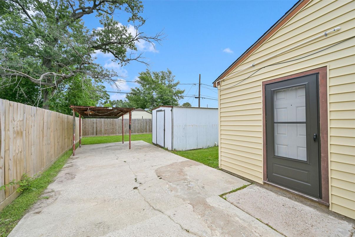 Backyard, Exterior