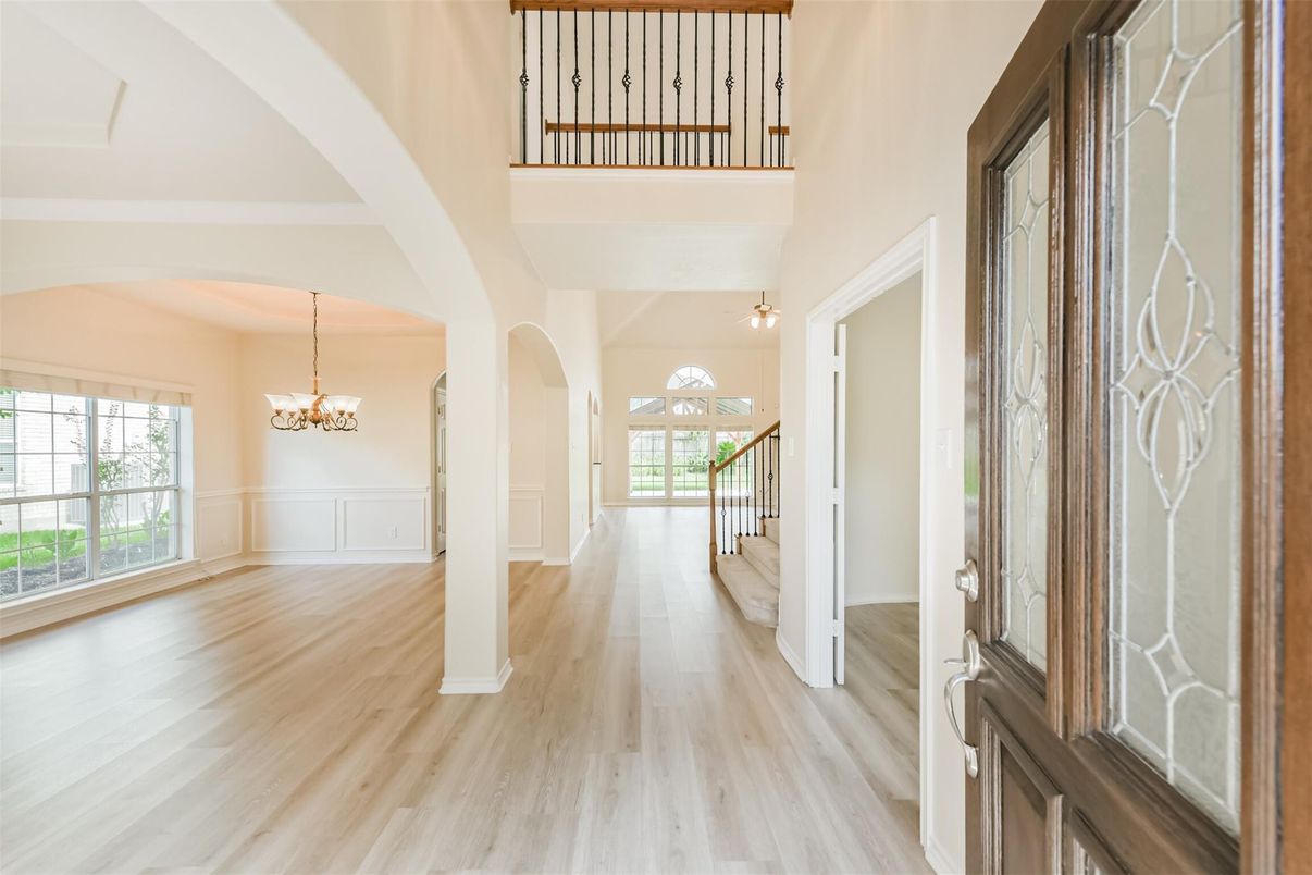 Chandelier, Interior, Wood Texture Flooring