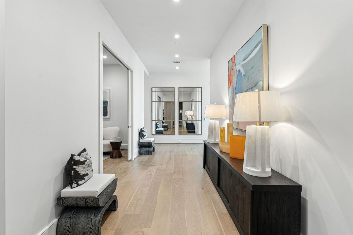 Interior, Recessed Lighting, Wood Texture Flooring