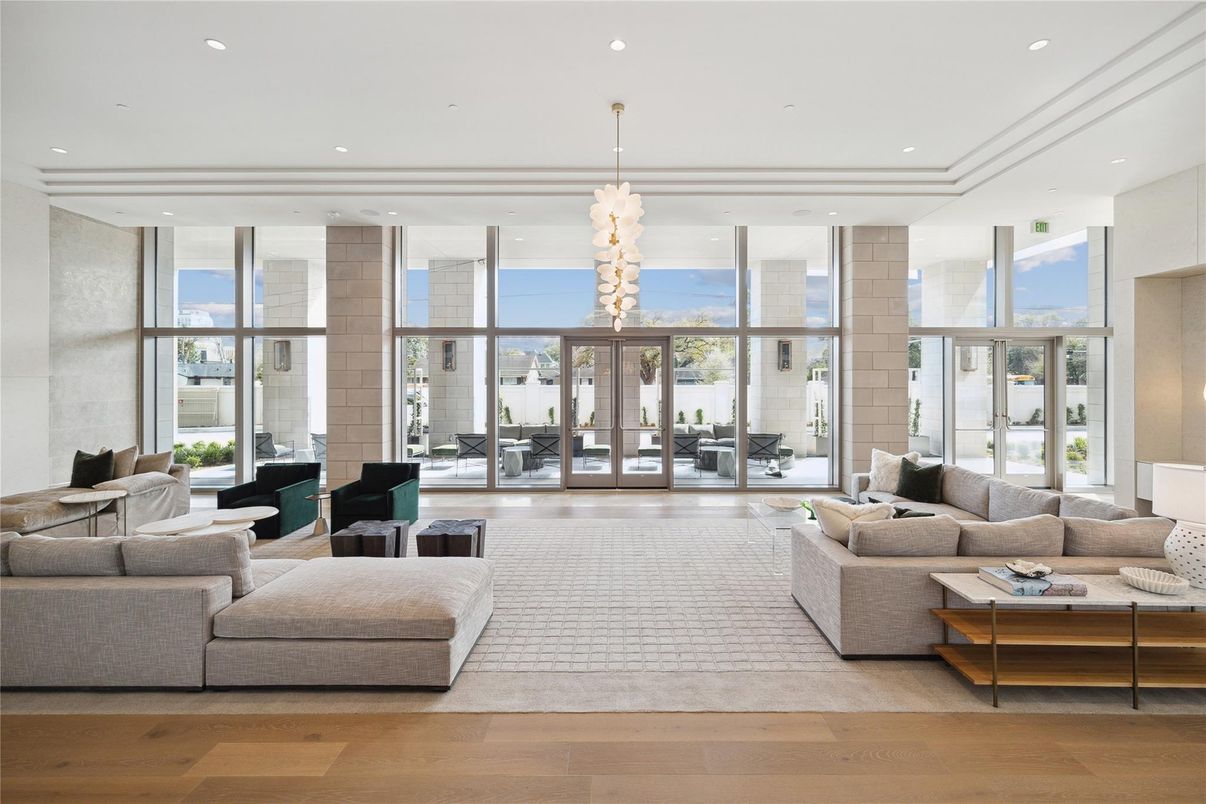 Interior, Living room, Pendant Lights, Piano, Recessed Lighting, Wood Texture Flooring