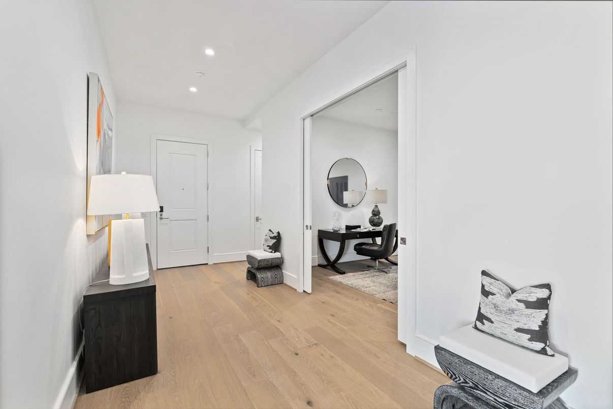Interior, Recessed Lighting, Wood Texture Flooring