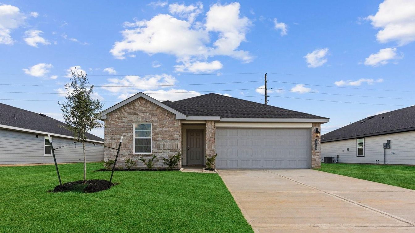Attached, Exterior, Facade, Brick Facade, Ranch