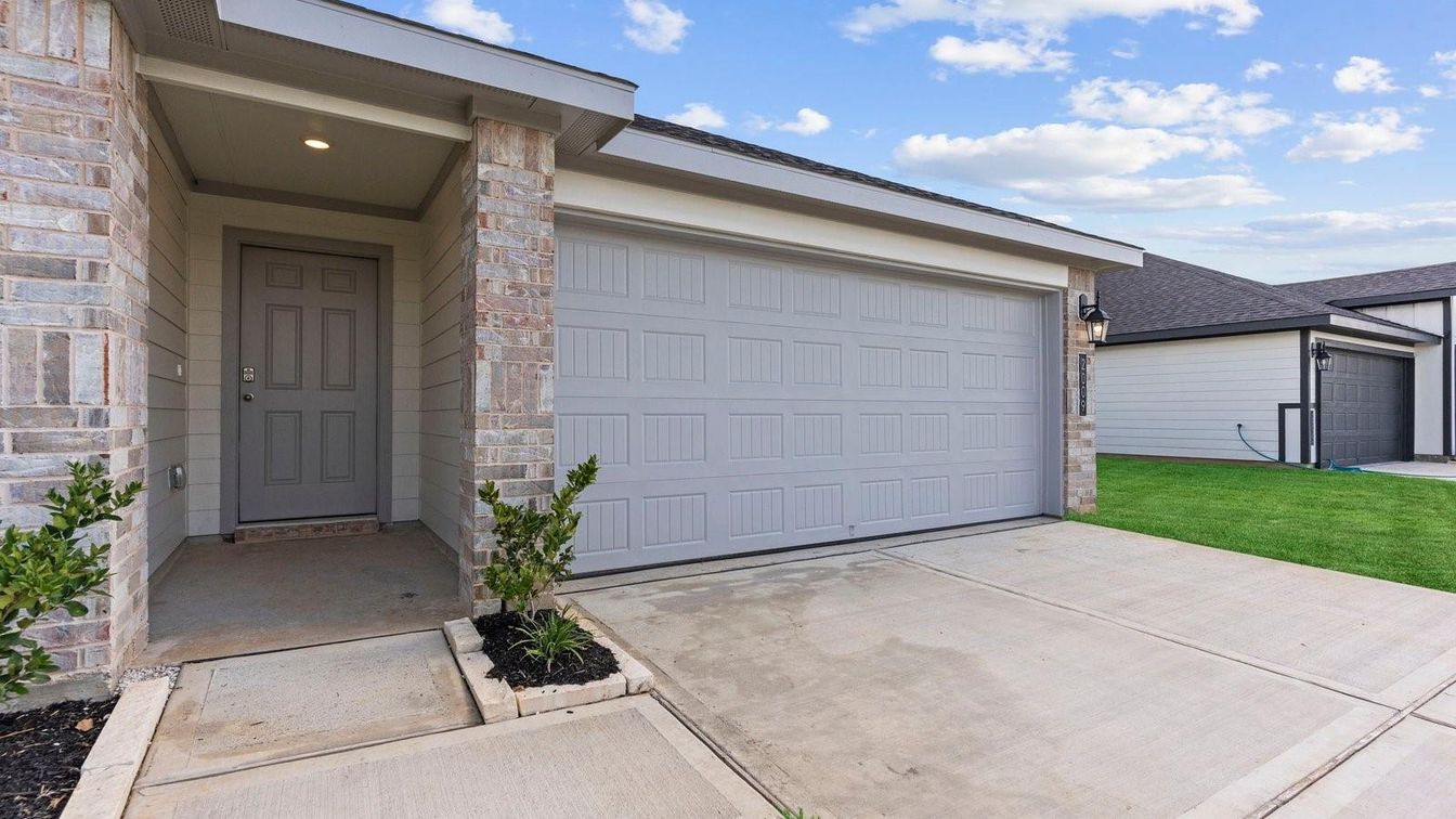 Detached Garage, Exterior