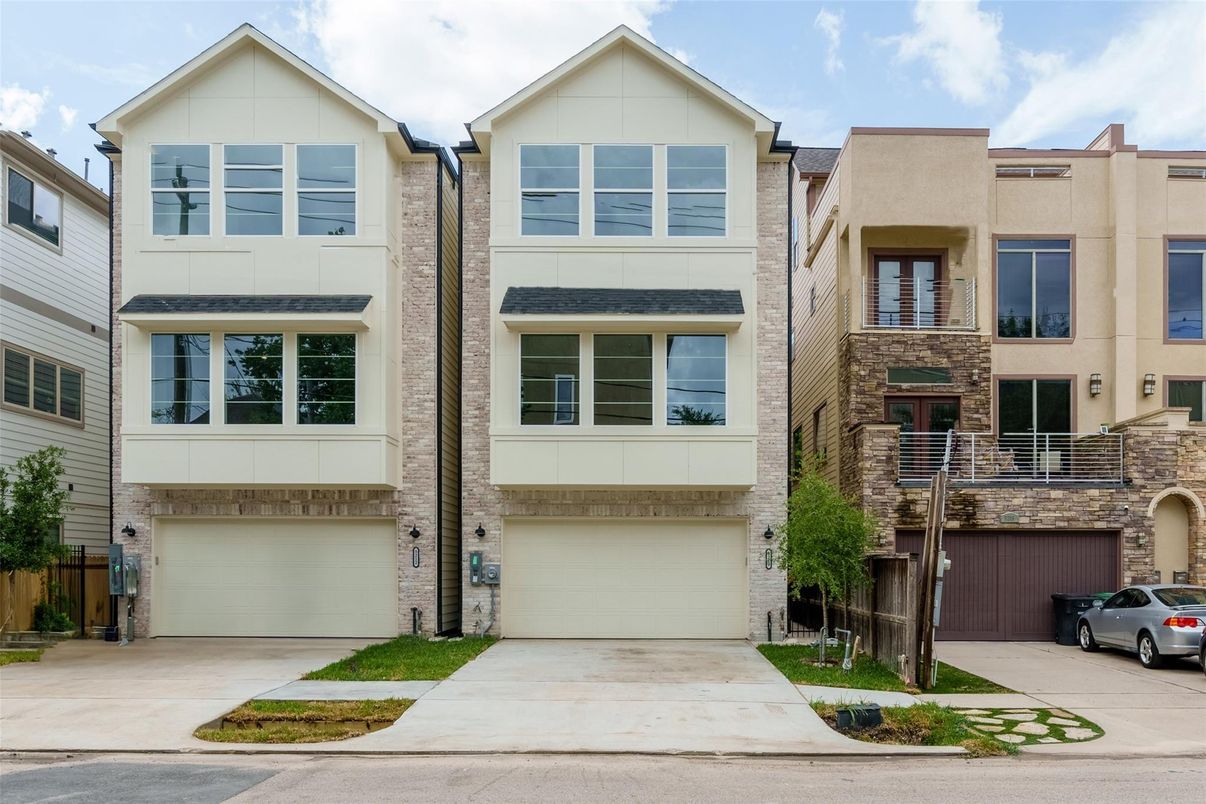 Attached, Exterior, Facade, Rowhouse