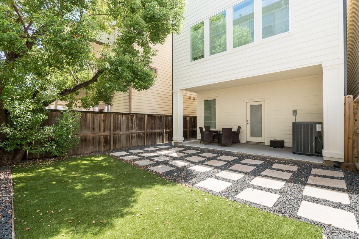 Backyard, Exterior