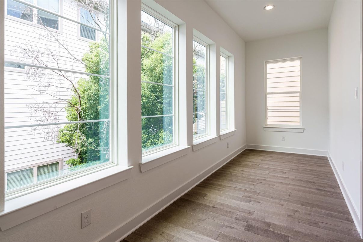 Empty room, Interior, Recessed Lighting, Wood Texture Flooring