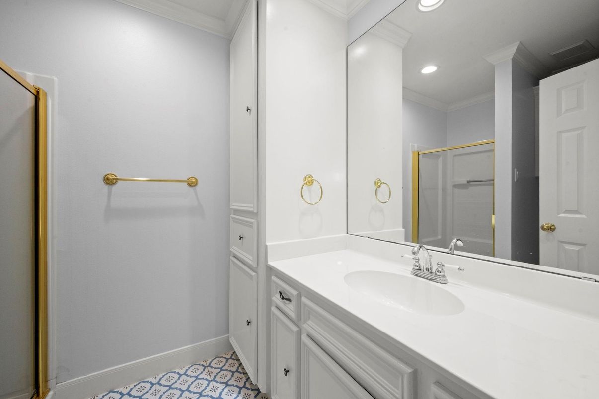 Bathroom, Interior, Recessed Lighting