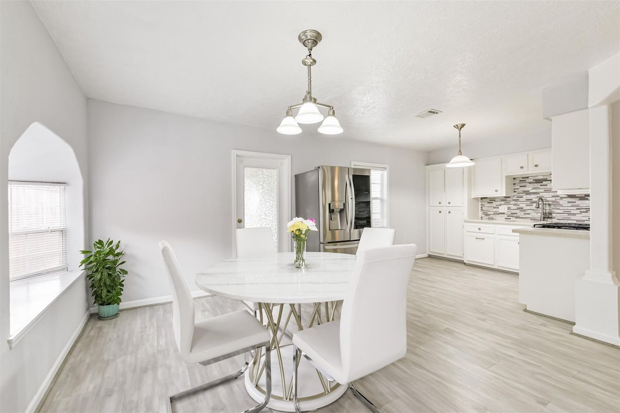 Dining room, Interior, Kitchen, Pendant Lights, Wood Texture Flooring