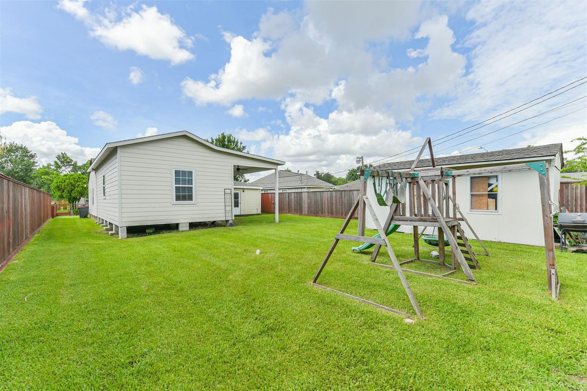 Backyard, Exterior, Playground
