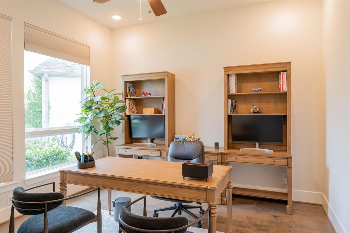 Home Office, Interior, Recessed Lighting, Wood Texture Flooring