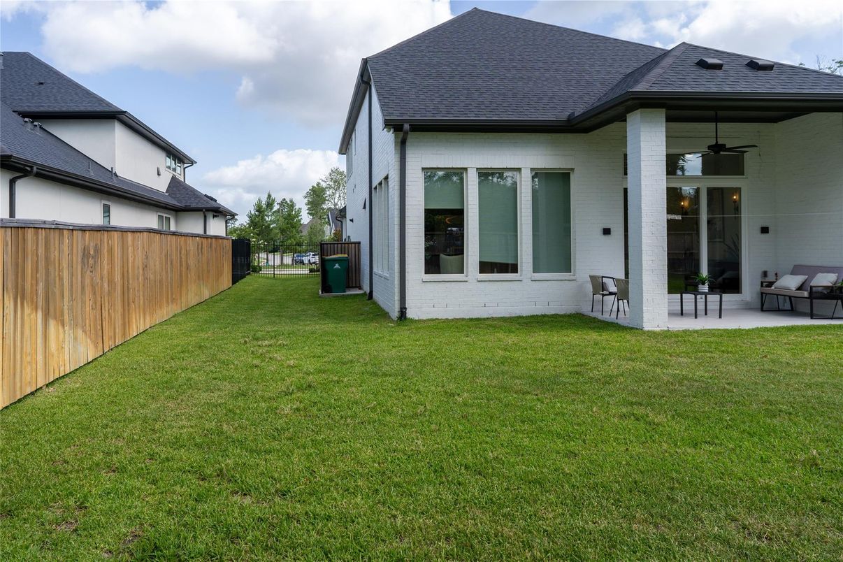 Backyard, Exterior