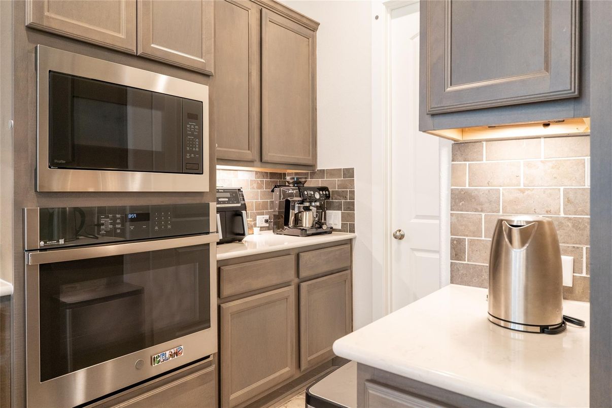 Interior, Kitchen, Stainless Steel Appliances