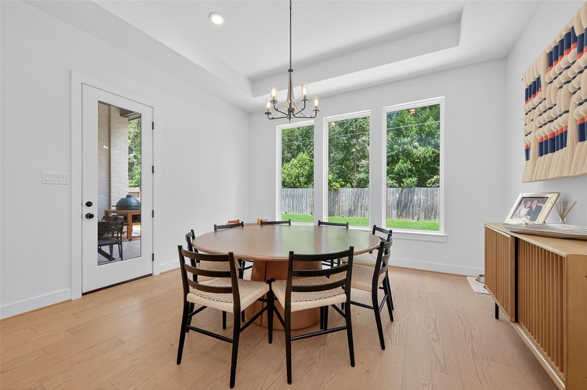Chandelier, Dining room, Interior, Recessed Lighting, Wood Texture Flooring