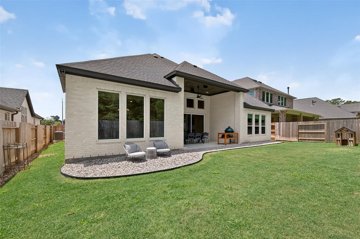 Backyard, Exterior