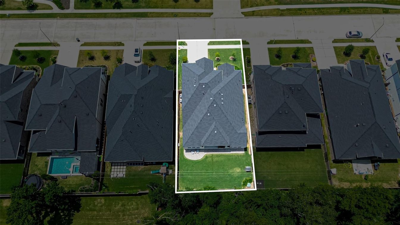 Exterior, Drone