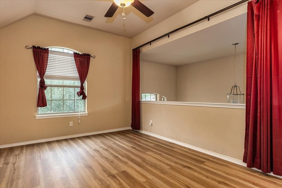 Empty room, Interior, Pendant Lights, Wood Texture Flooring