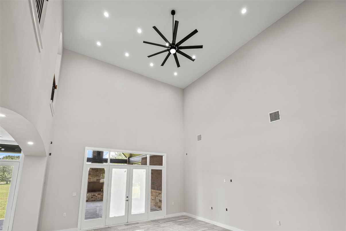 Empty room, Interior, Pendant Lights, Recessed Lighting