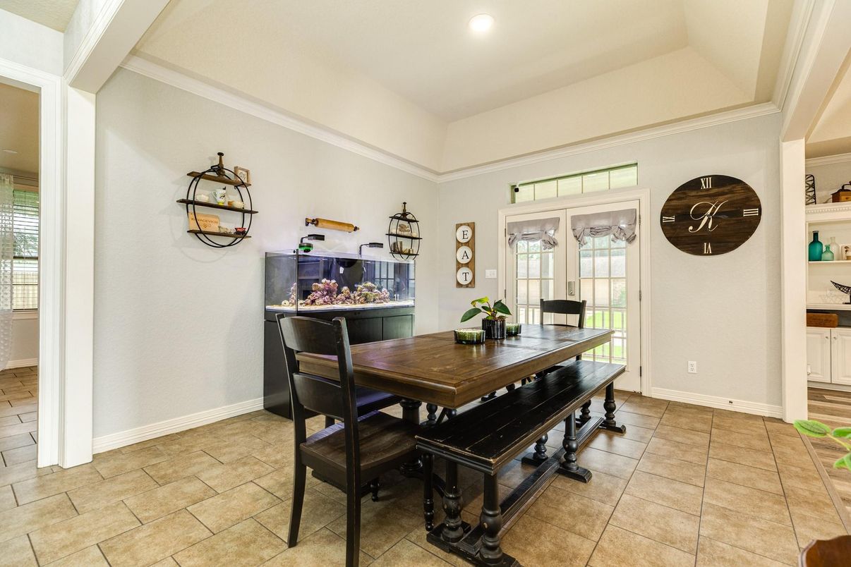 Dining room, Interior, Recessed Lighting