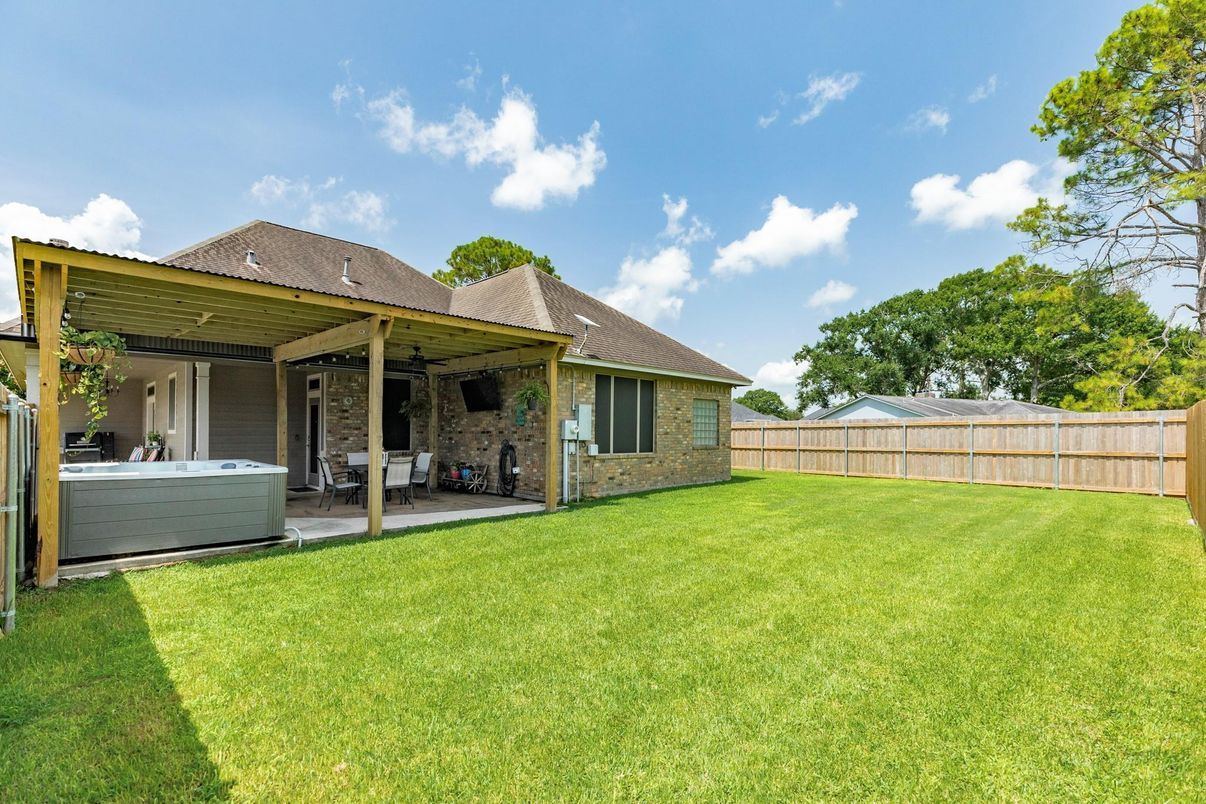 Backyard, Exterior